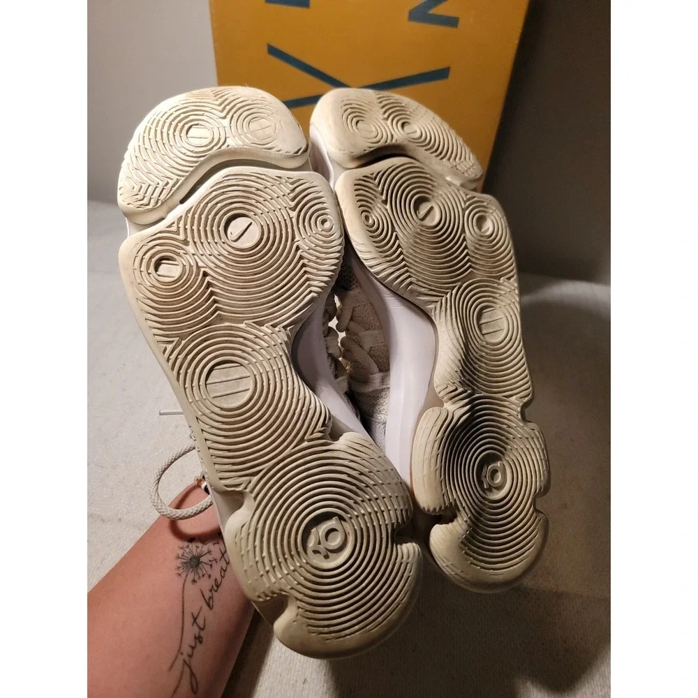 Nike KD 10 Numbers‎ Men's Size 9.5 Sneakers White Basketball Shoes